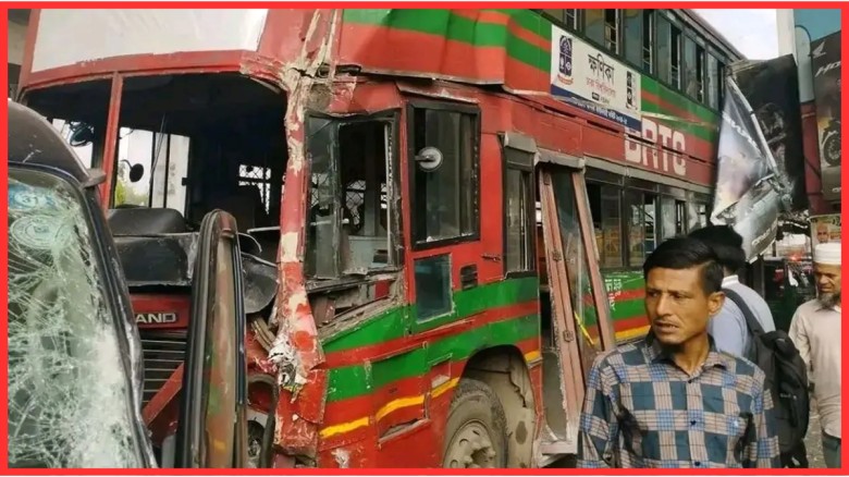 ঢাবির বাস দুর্ঘটনায় আহত ৮, রাজধানীতে চাঞ্চল্য